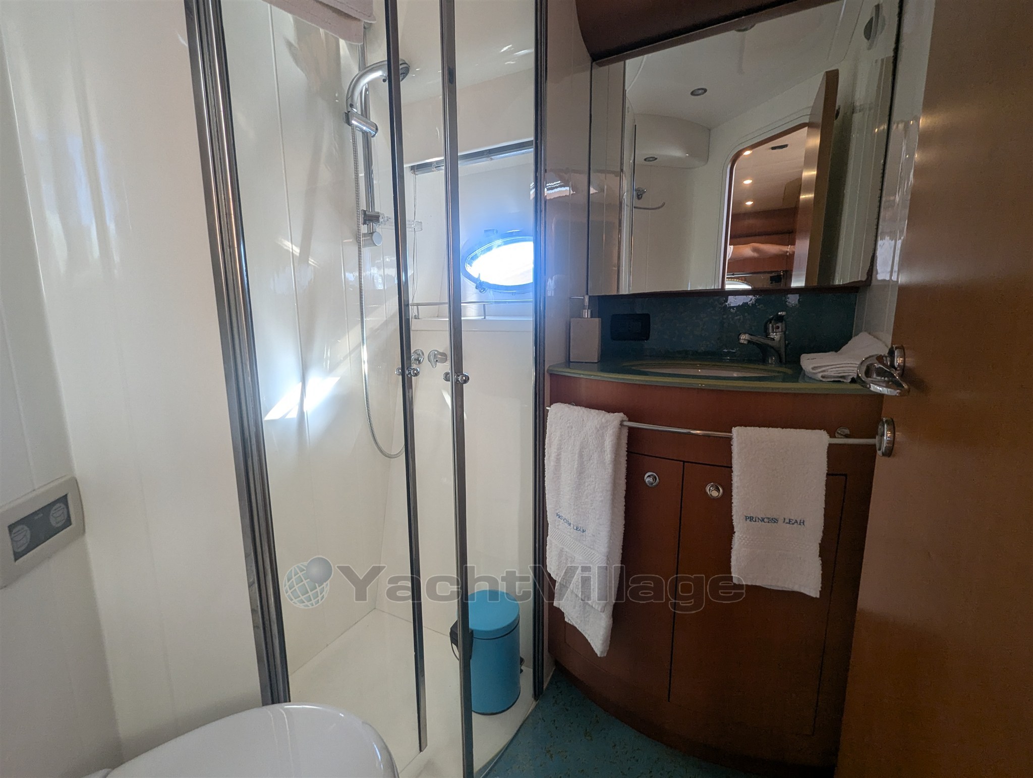 {I} Bathroom