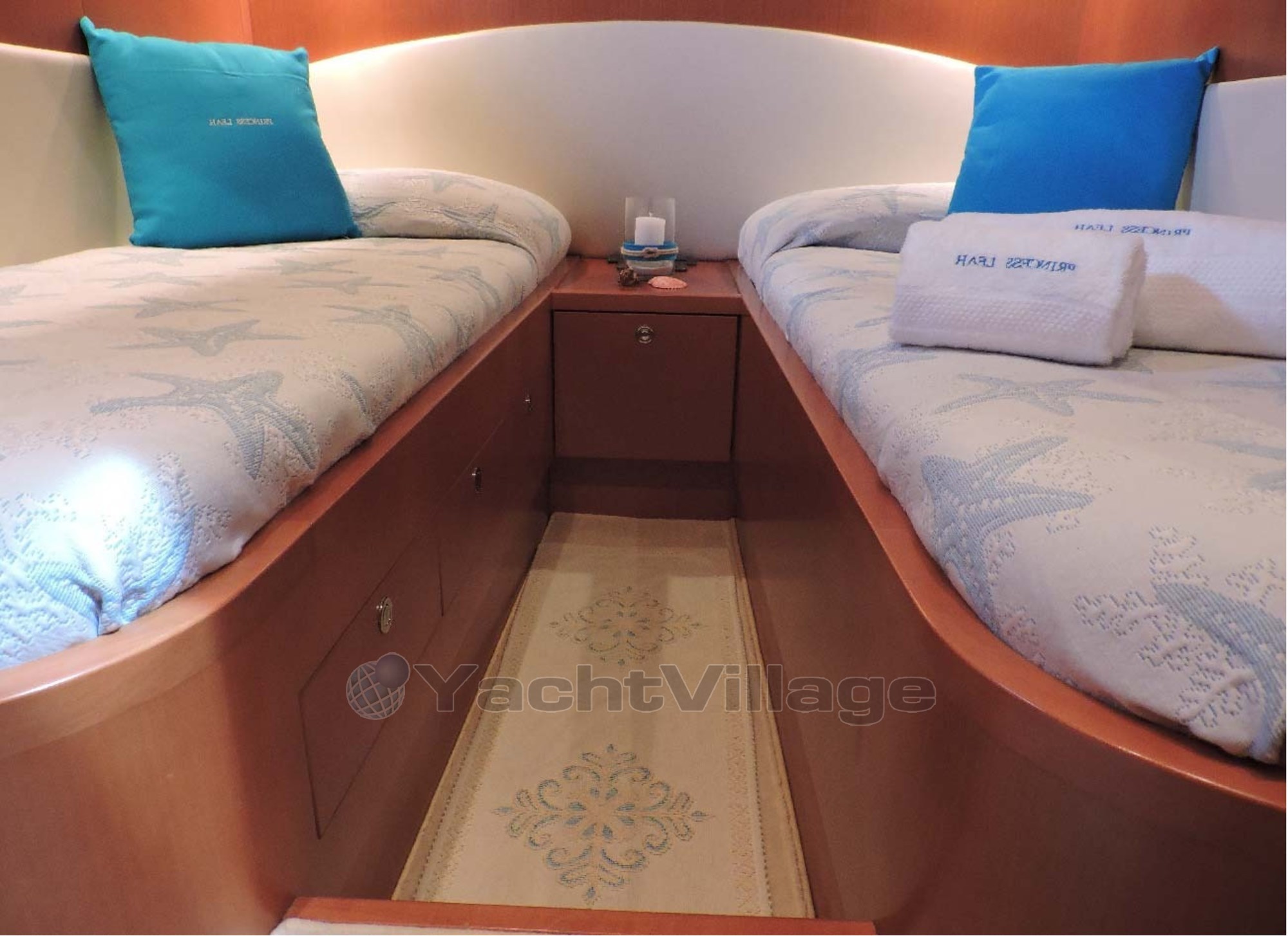 DOUBLE CABIN