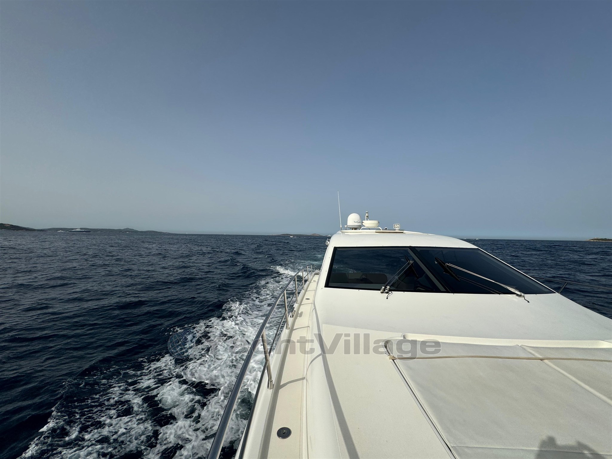 Uniesse54 bow details 1