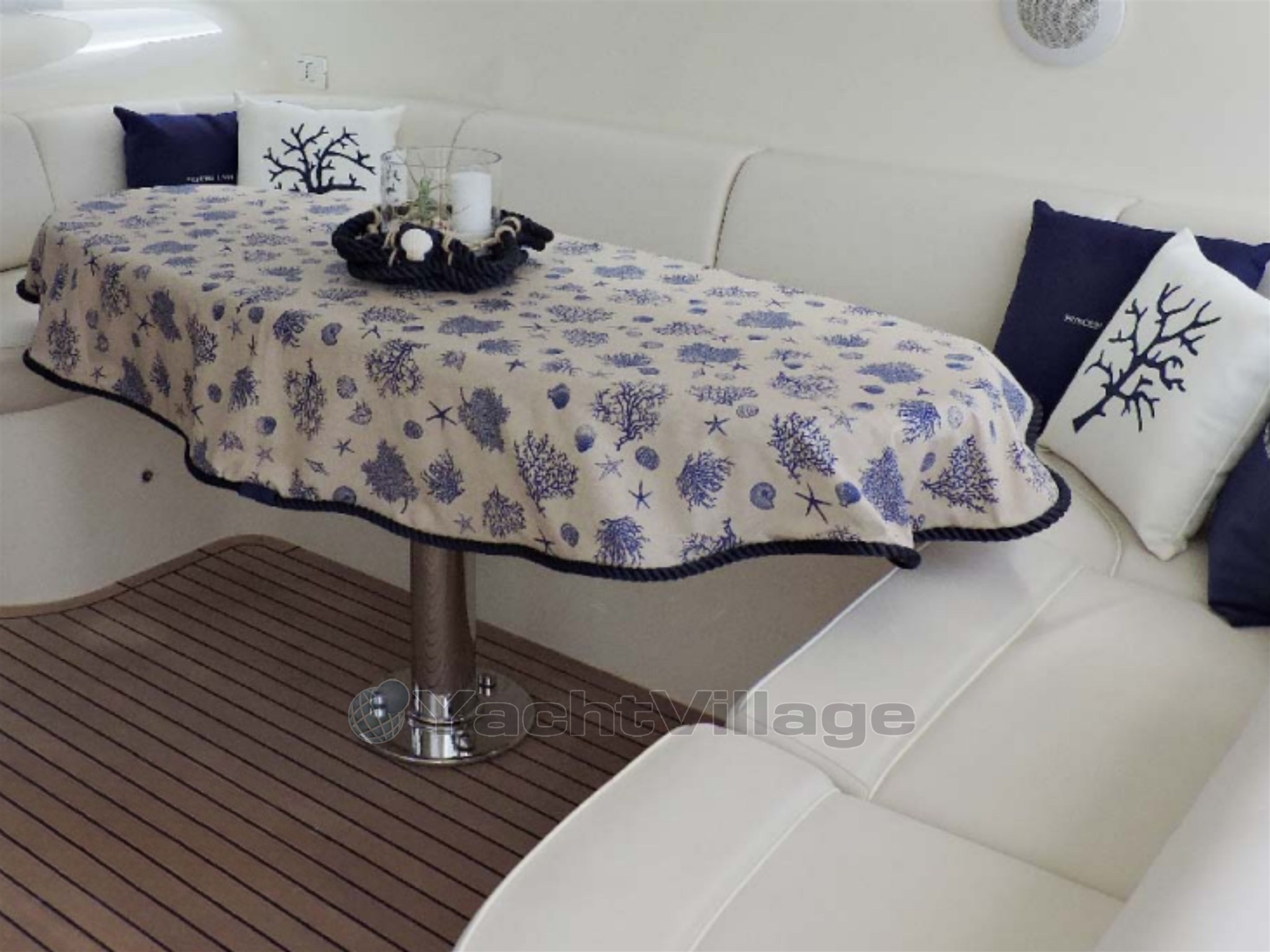 Uniesse54 interior