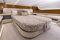 Tiara 56LS guest cabin