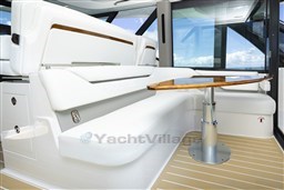 Tiara 56LS dinette detail