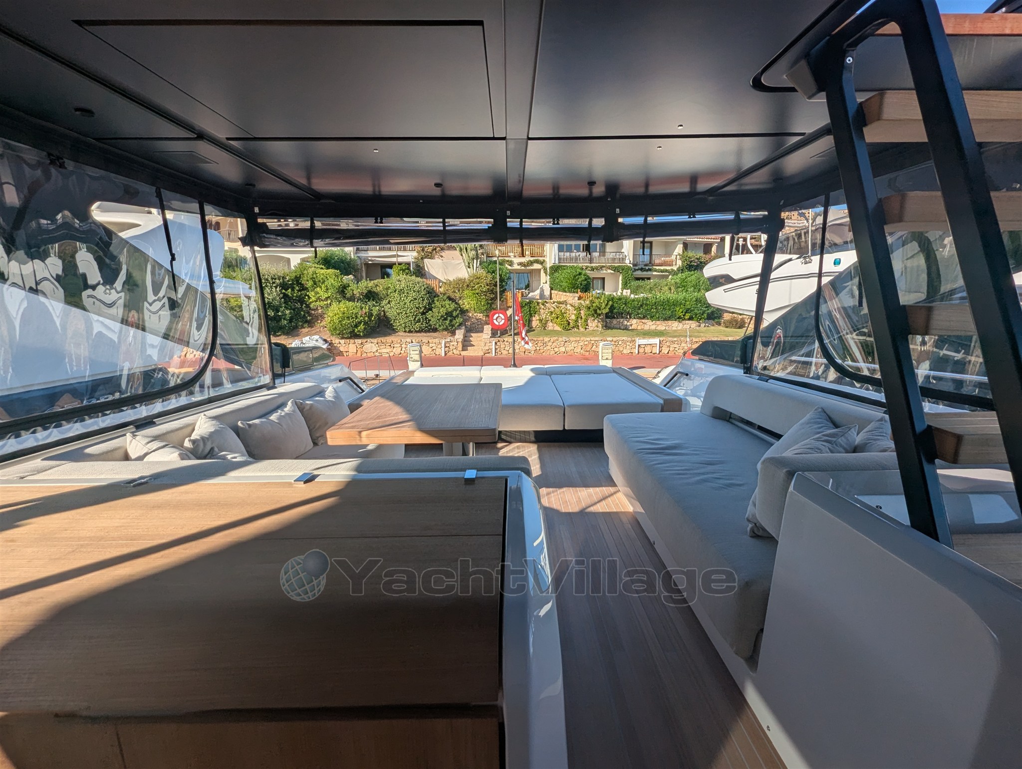 Outdoor dining area 