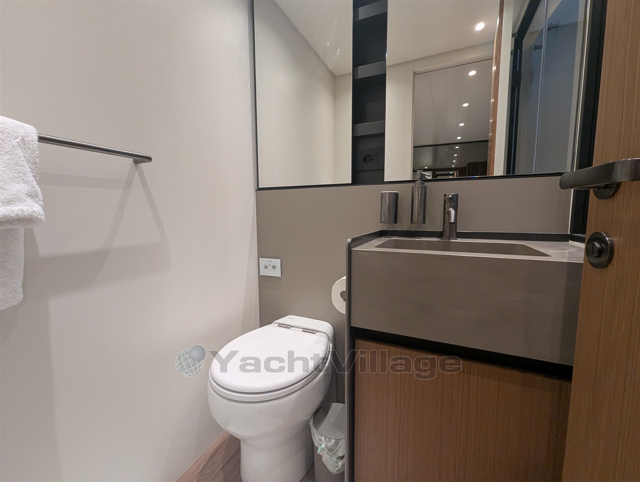 {I}Day toilet