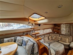 Uniesse 55 MY, interiors