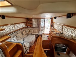 Uniesse 55 MY, salon to aft