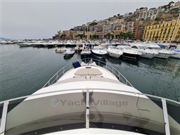 Uniesse 55 MY, fwd deck