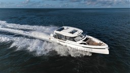 SAXDOR 400 GTC Profile cruising