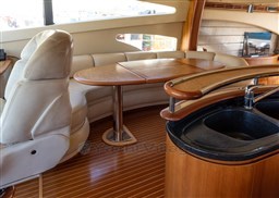 AZ 62 EVO, upper dinette