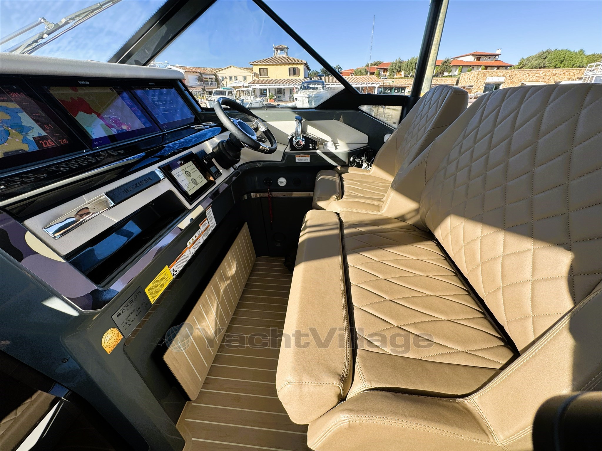 {E} 9 - saxdor 400 sedute plancia