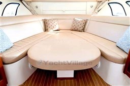 Intrepid 475 SY fwd conv dinette