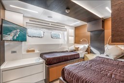 CERRI 55 TWIN CABIN
