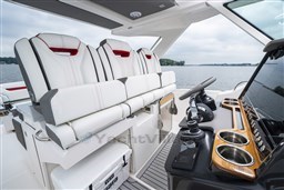 Tiara 34 LS pilot seats