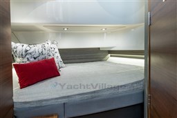 Tiara 34 LS cabin