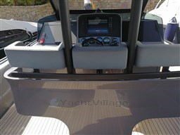 Novamarine 12 HD helm station