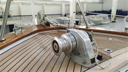 Apreamare 9 Open - Windlass Detail