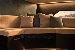 {I} Interior Lounge