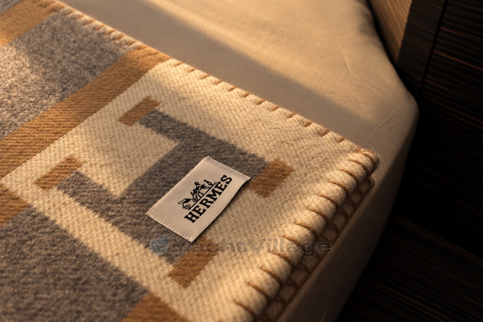 {I} Interior detail