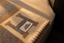 {I} Interior detail