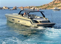 Apex 60 aft