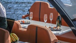 Saxdor 320 GTO cockpit table