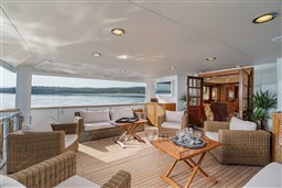 Aquarius IV Stern Dinette