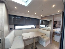 Azimut Atlantis 45 dinette