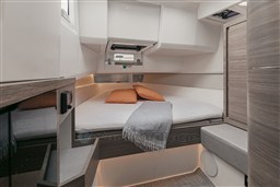 {I}Fwd cabin