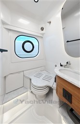 {I}Bathroom