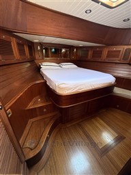 {I}Master cabin