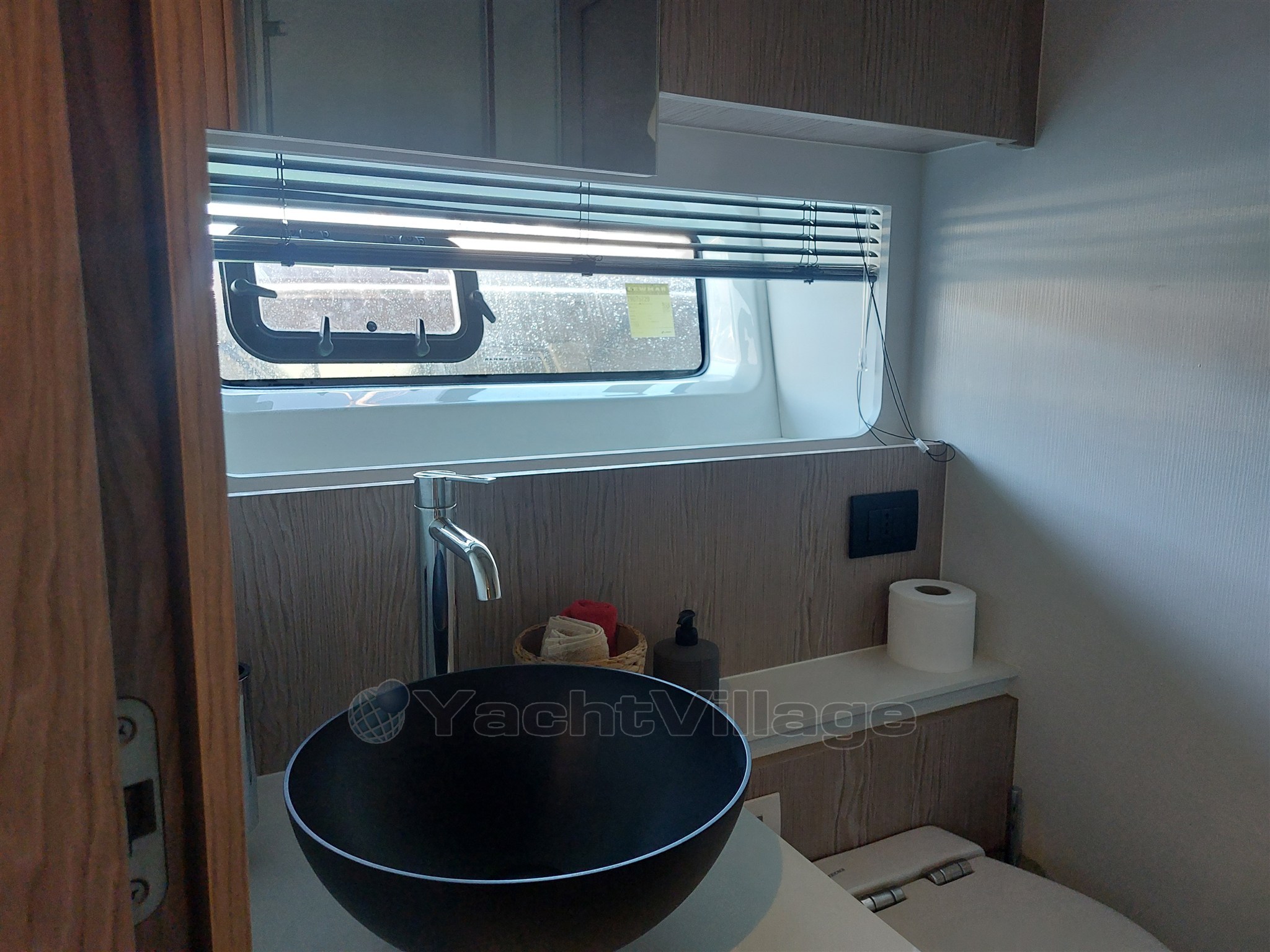 {I} Bathroom