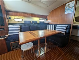 Tiara 4100 Open dinette