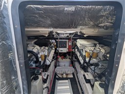 Tiara 4100 Open engine room