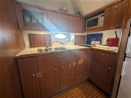 Tiara 4100 Open galley