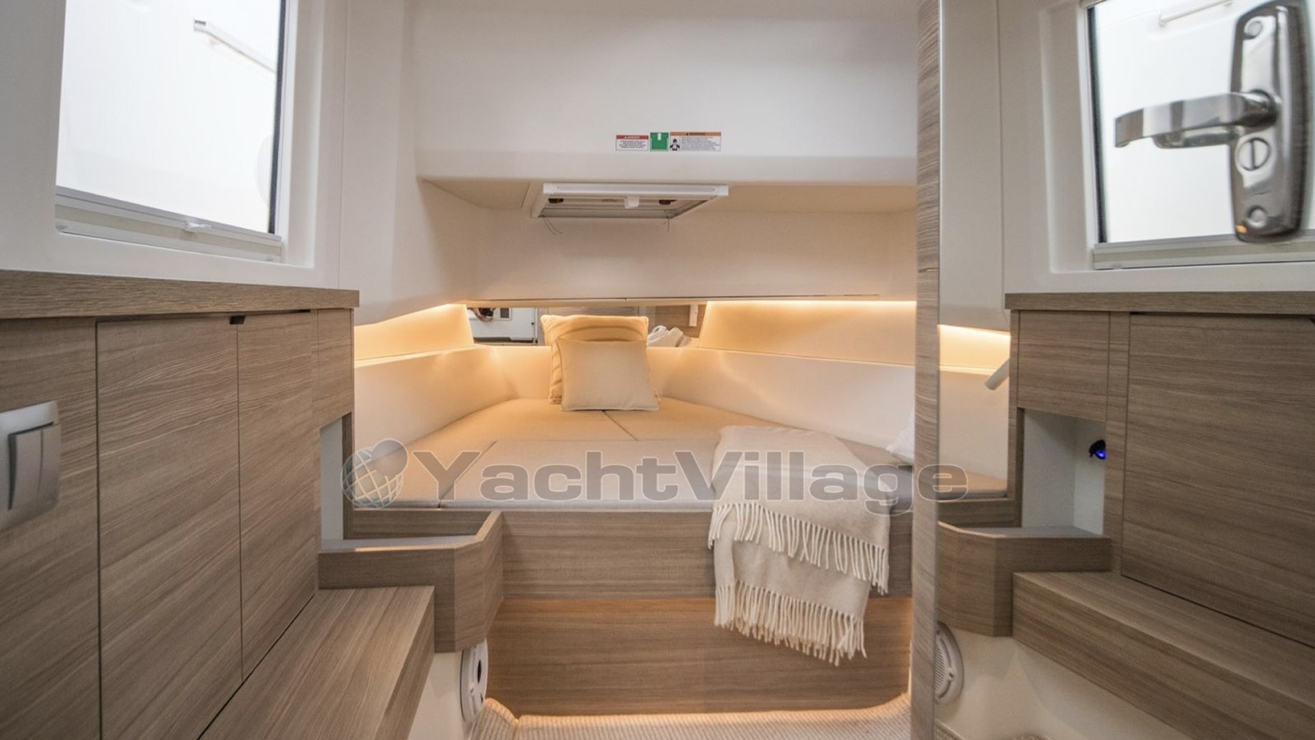 SAXDOR 400 GTS Cabin