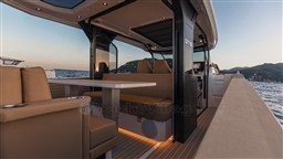 SAXDOR 400 GTS Dinette detail