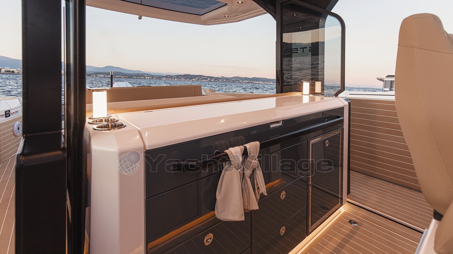 SAXDOR 400 GTS Galley