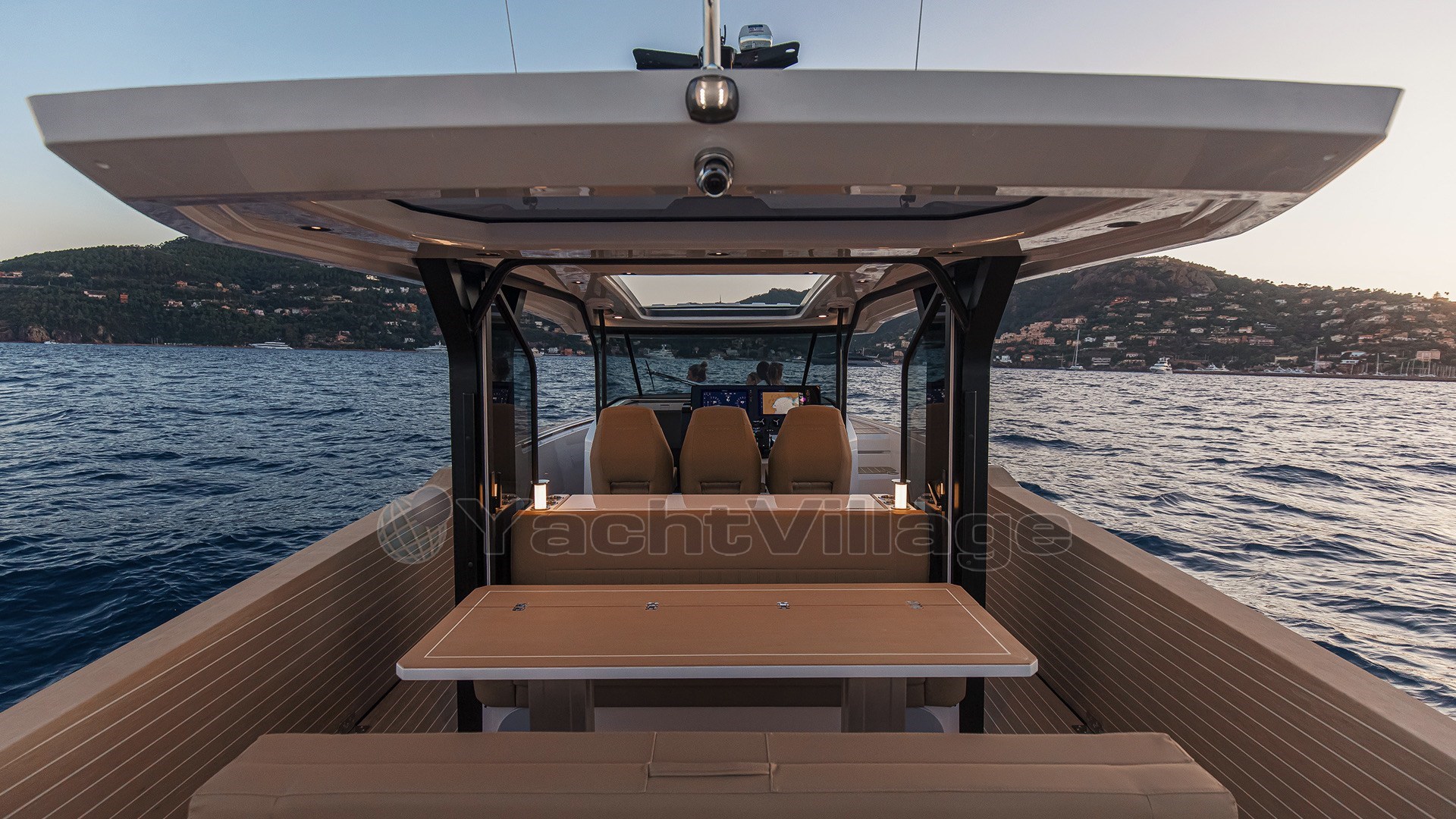 SAXDOR 400 GTS Dinette