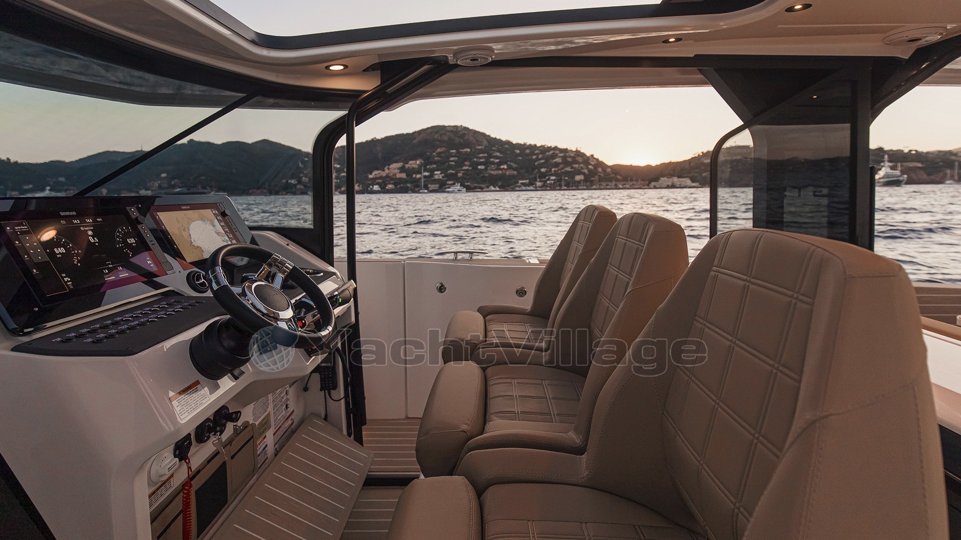 SAXDOR 400 GTS Helm Seats