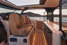 SAXDOR 400 GTS Galley detail