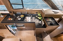 Bavaria 420 coupè galley