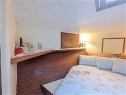 Davis 47 master cabin details