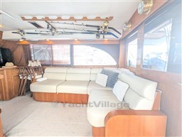 Davis 47 salon lounge