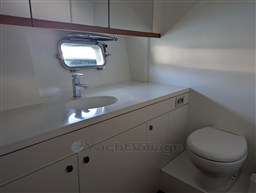 Toy Tender 47 owner's bathroom