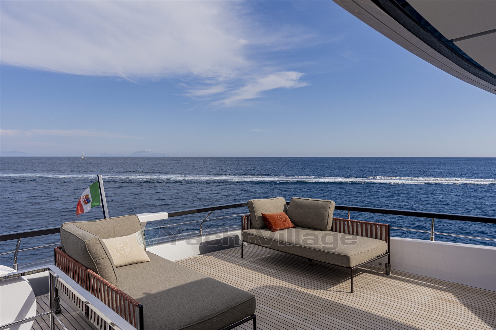 Flybridge Sun deck