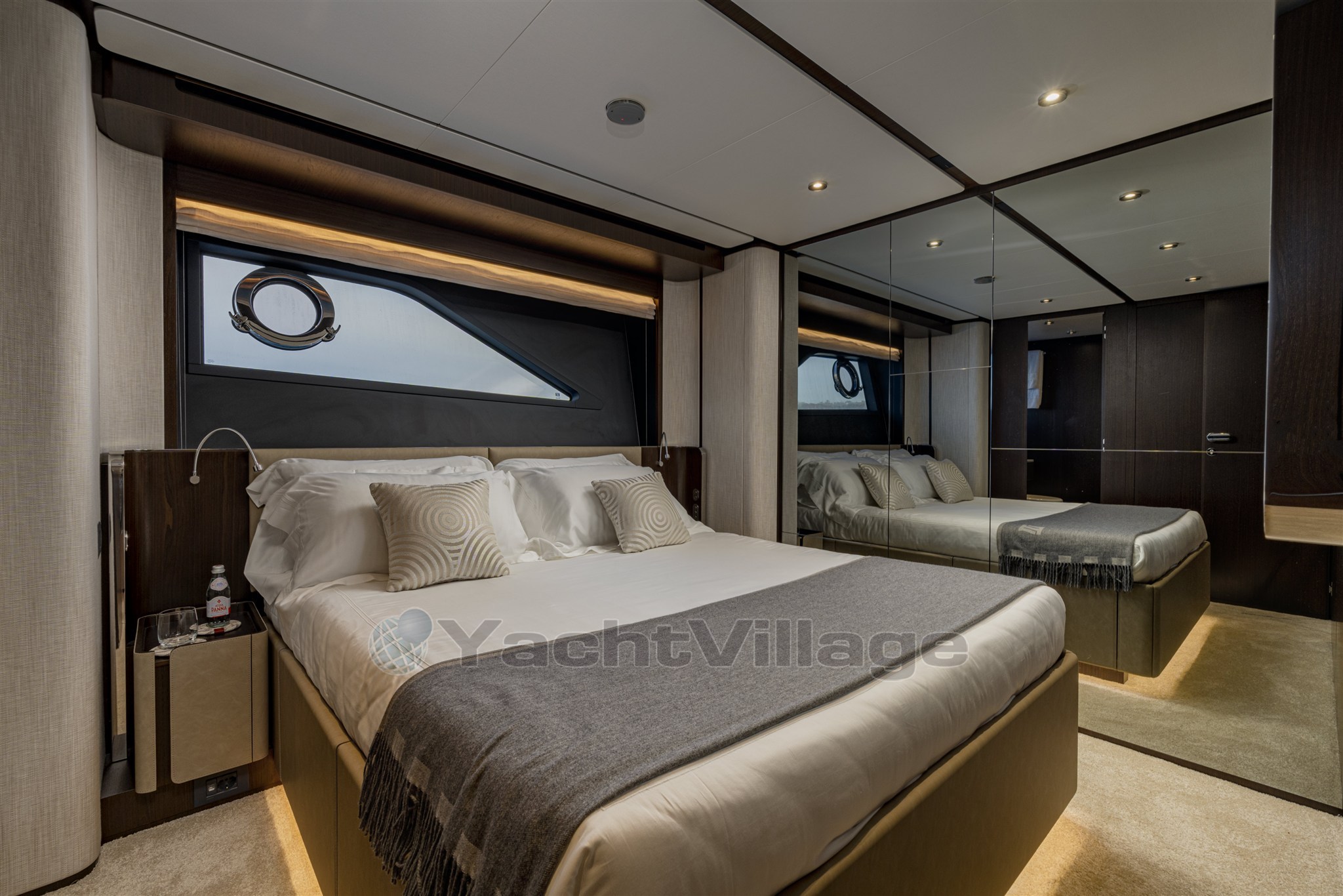 {I}Master cabin