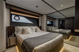 {I}Master cabin
