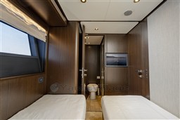 {I}Guest cabin