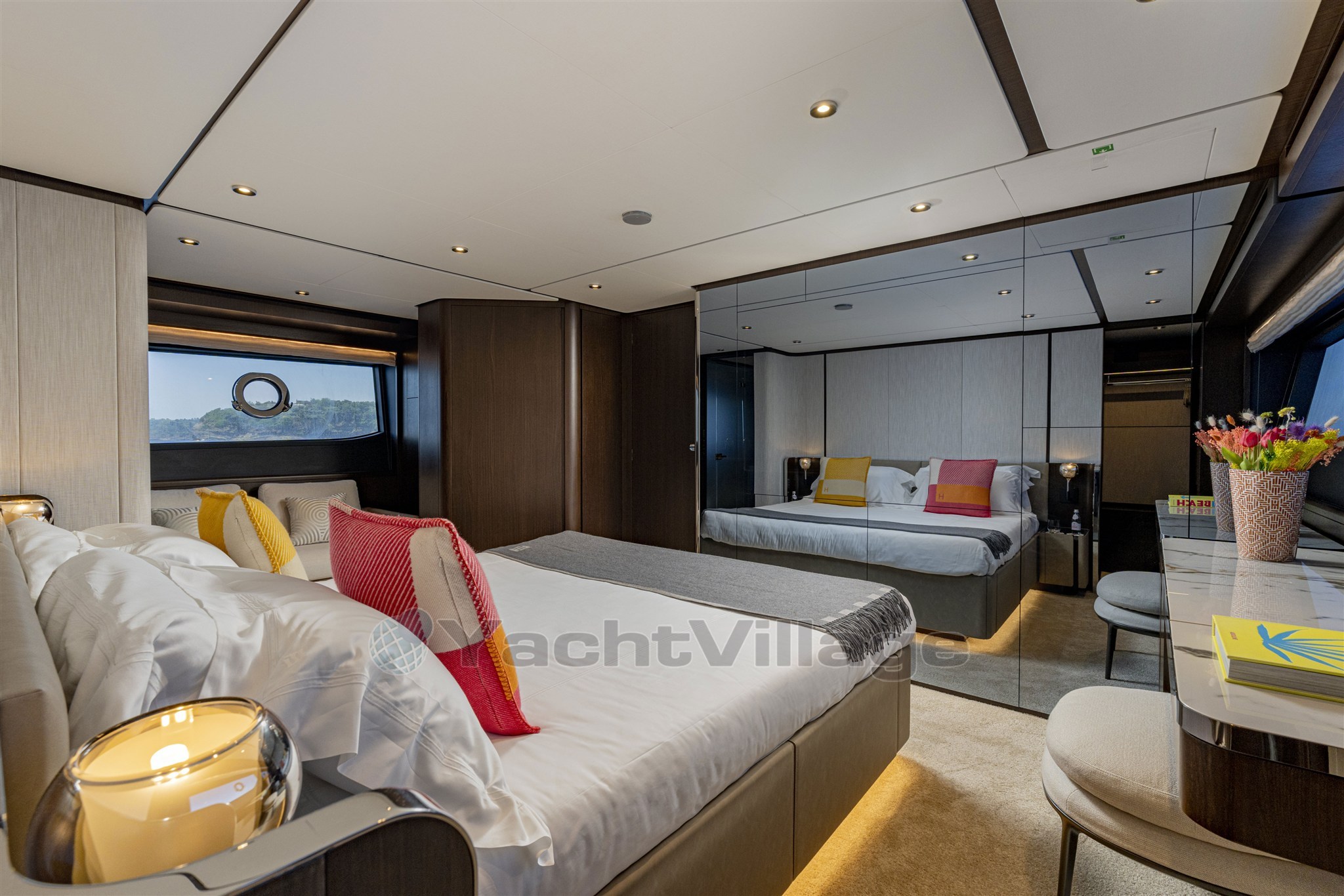 {I}VIP Cabin
