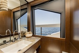 {I}Bathroom